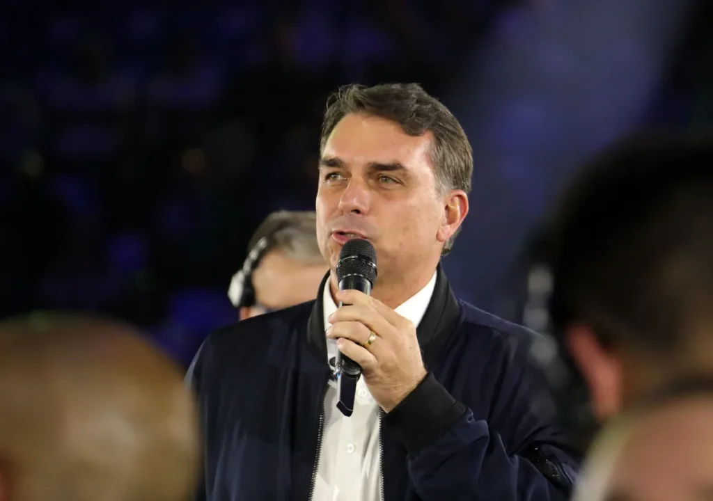TSE manda instaurar inquérito para apurar filiação de Flávio ao Missão af820260801004